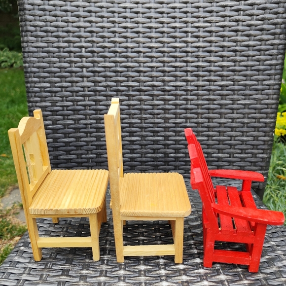 4/$50⭐️3 pcs Miniature chairs - Picture 4 of 8